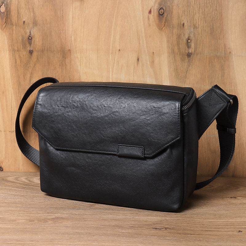 Black Leather Messenger Bag - Feature