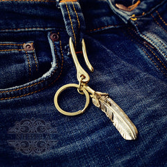 Brass Feather Keyring Moto KeyChains Feather Hook Keyrings Moto Key Holders Key Chain Key Rings for Men