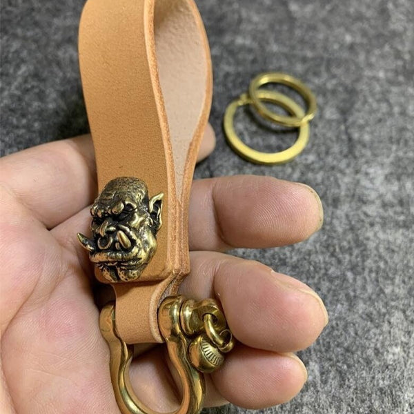 Brass Leather Keyring Key Chain World Of Warcraft Leather Keyring Garrosh Hellscream Key Holders Key Chain Key Ring for Men