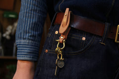 Cool Leather Keyrings Moto KeyChains Handmade Leather Brass Keyring Key Holder Key Chains Key Rings for Men