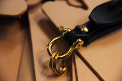 Cool Beige Leather Keyrings Moto KeyChains Handmade Leather Brass Keyring Key Holder Key Chains Key Rings for Men