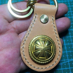 Moto Leather&Brass Keyrings Biker KeyChain Flower Leather Keyring Beige Moto Key Holders Key Chain Key Ring for Men